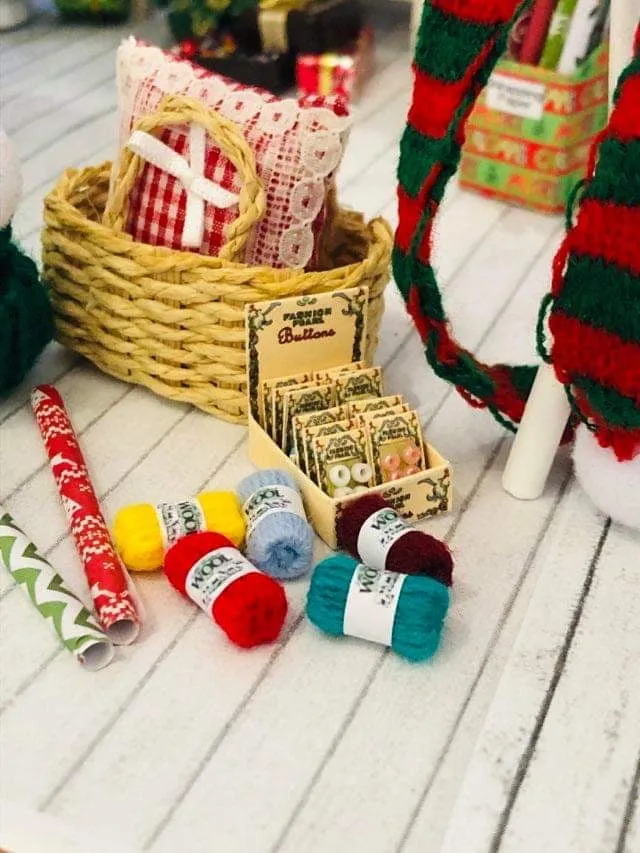 Balls of Knitting wool - Miniature