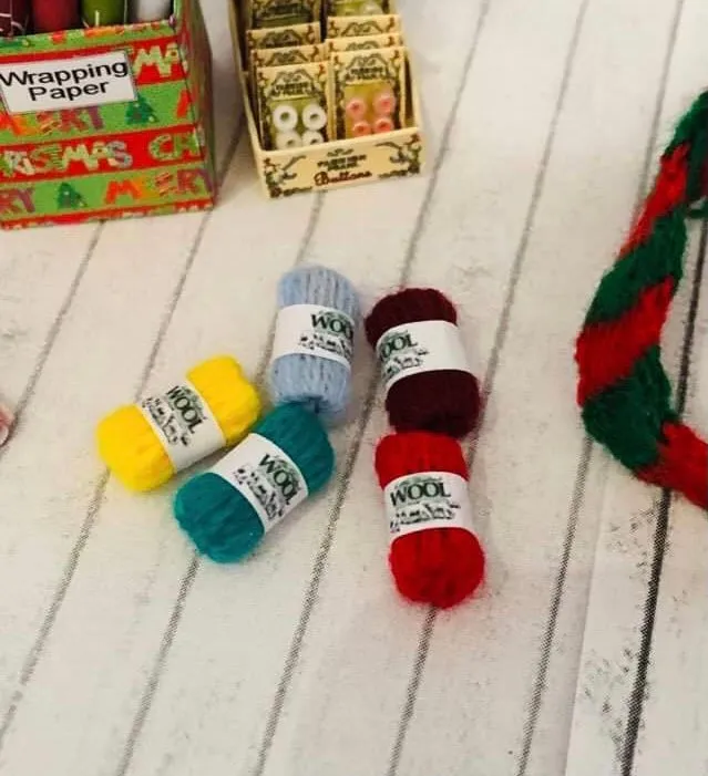 Balls of Knitting wool - Miniature